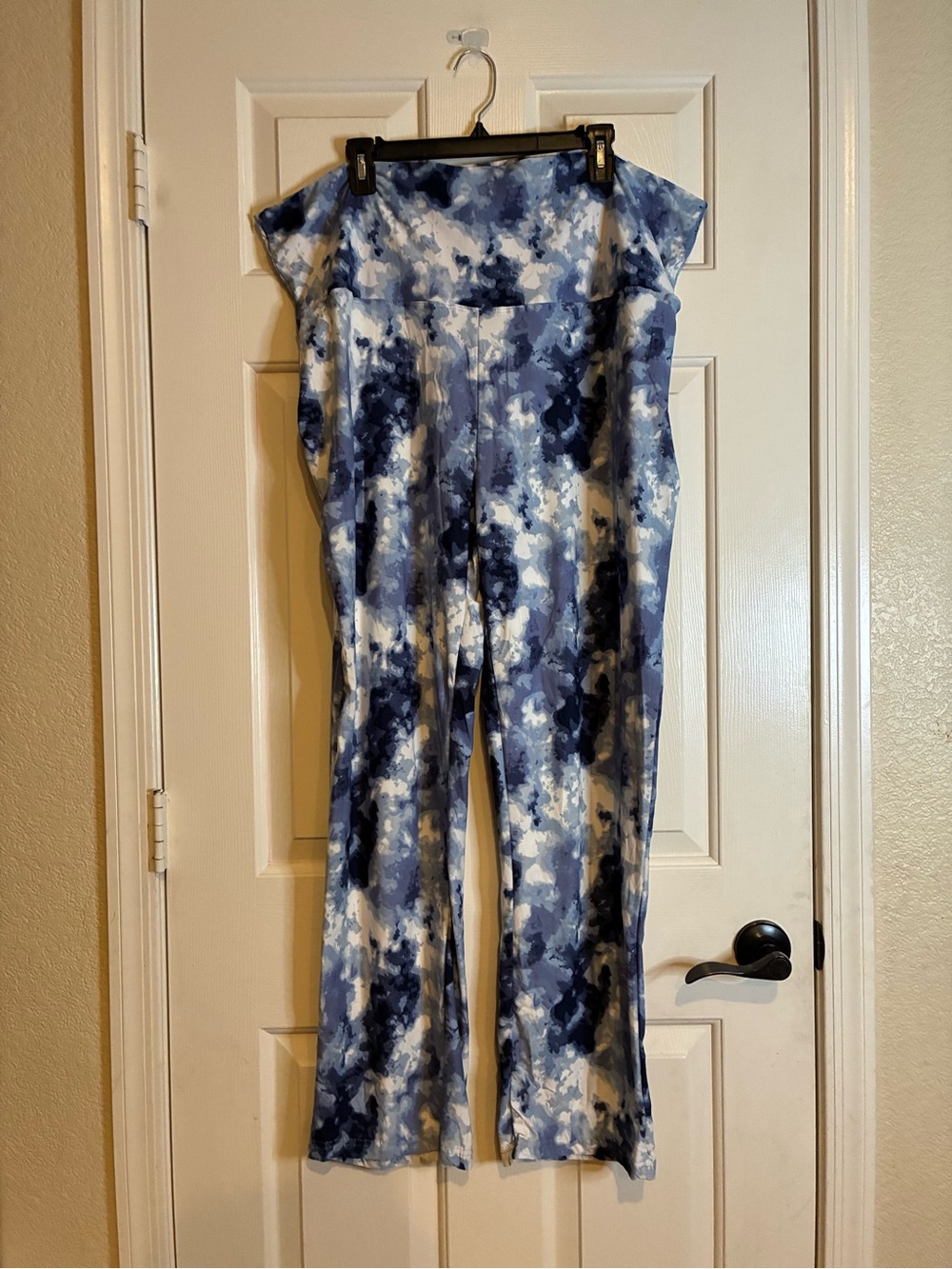 Bobbie Brooks Blue & White Tie-Dye Straight Leg Leggings